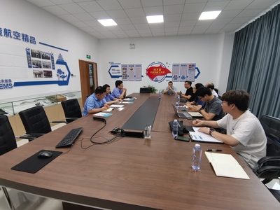 創(chuàng)新中心與企業(yè)簽訂智能化技術(shù)改造咨詢?cè)\斷服務(wù)協(xié)議，共促企業(yè)技術(shù)升級(jí)